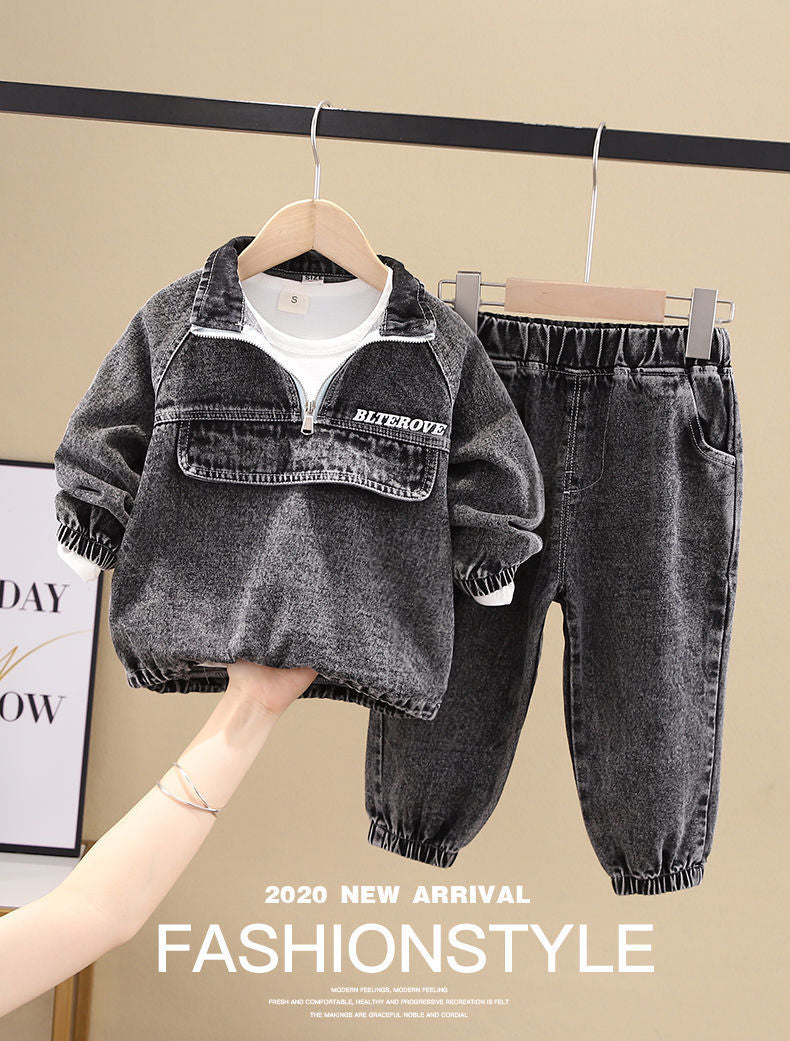 Tvådelat jeansset för – trendigt och bekvämt