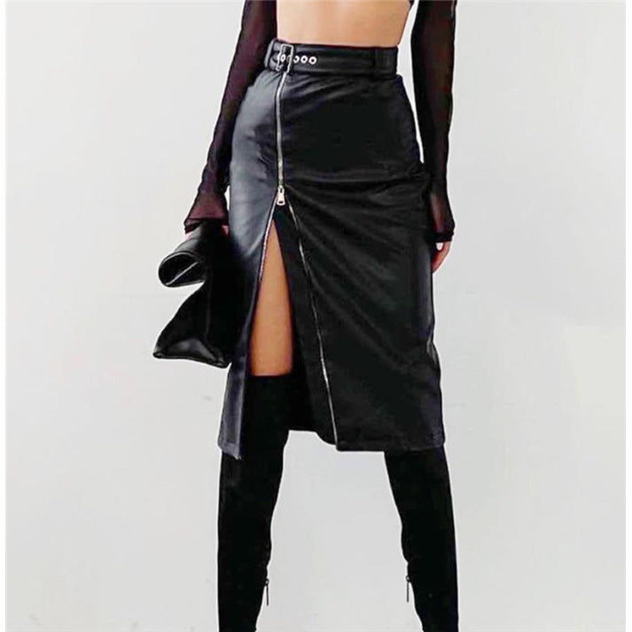 Trendig läderkjol med slits – elegant och sexig look för kvinnor