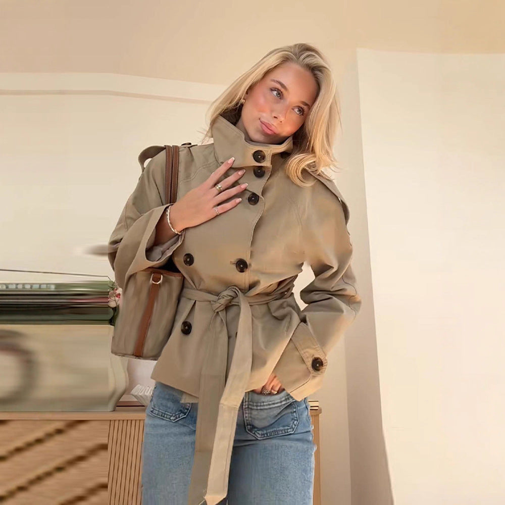 Trenchcoat för Dam med Knappar och Midjeband – Elegant & Figurformande