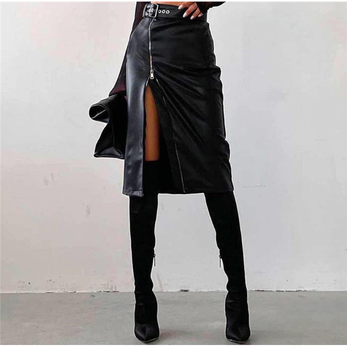 Trendig läderkjol med slits – elegant och sexig look för kvinnor