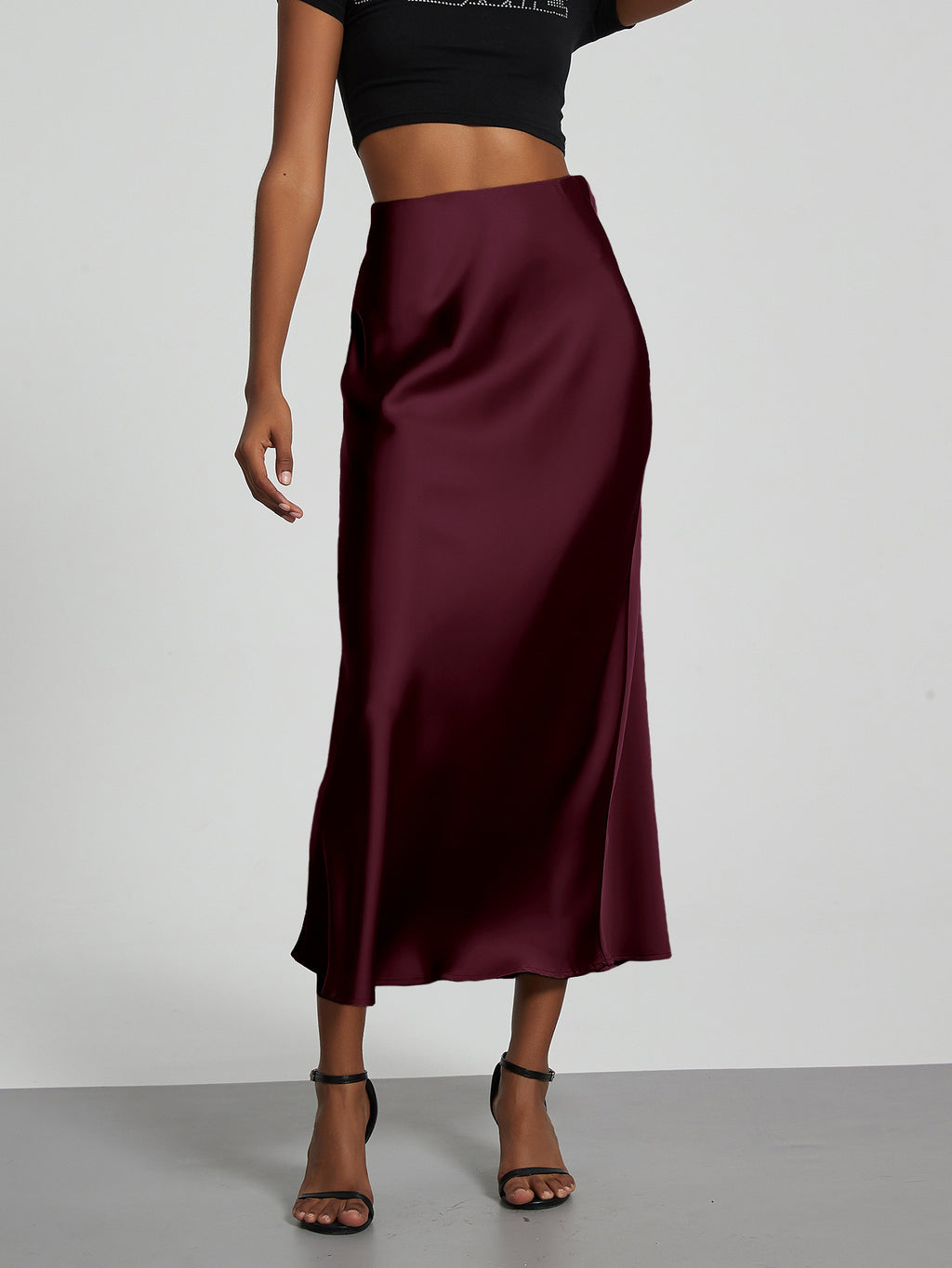 Elegant Satinkjol – Tidlös, Smickrande & Perfekt för Alla Tillfällen
