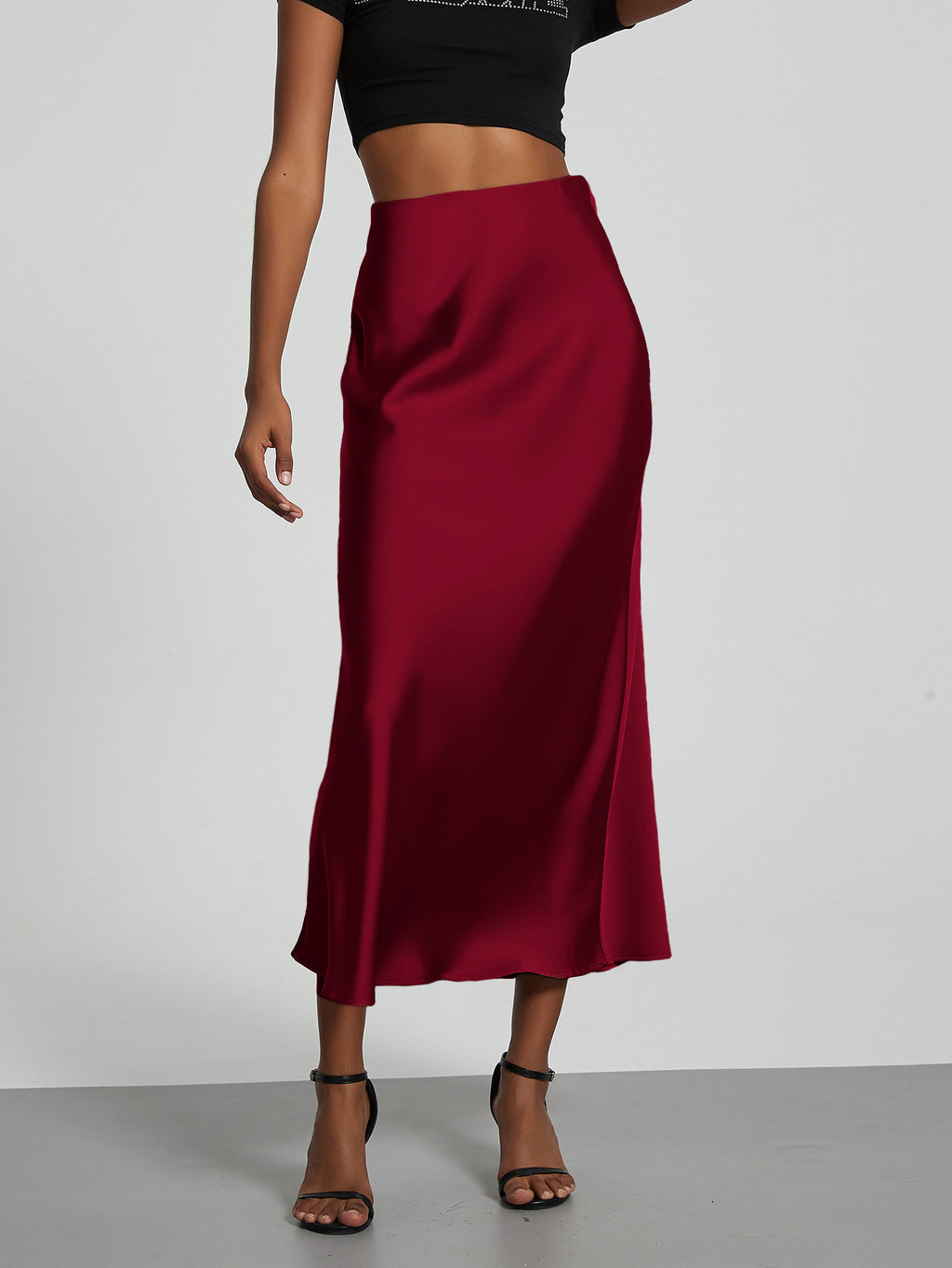 Elegant Satinkjol – Tidlös, Smickrande & Perfekt för Alla Tillfällen
