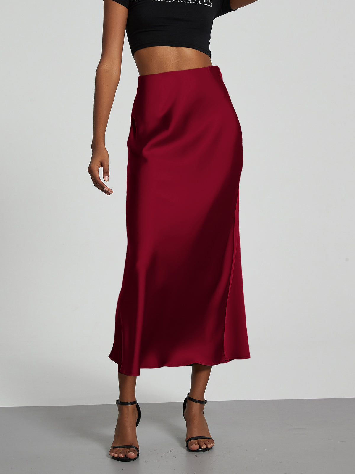 Elegant Satinkjol – Tidlös, Smickrande & Perfekt för Alla Tillfällen