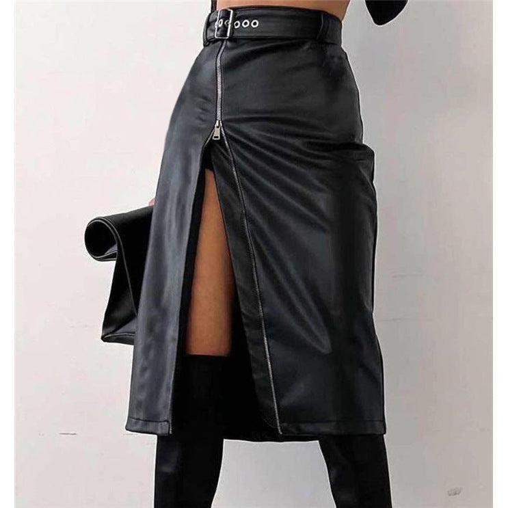 Trendig läderkjol med slits – elegant och sexig look för kvinnor