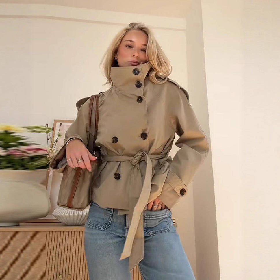 Trenchcoat för Dam med Knappar och Midjeband – Elegant & Figurformande